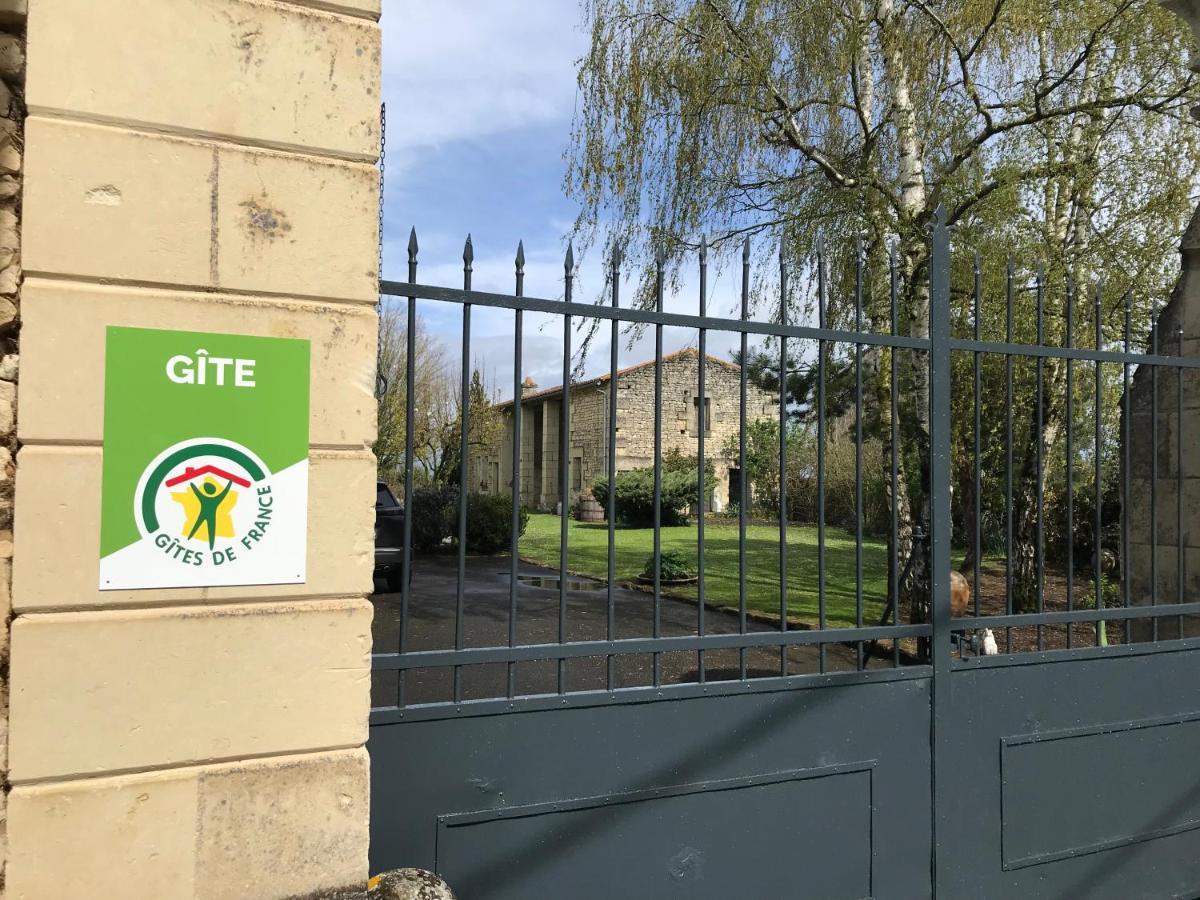 Gite Au Boom Coeur En Options Spa Et Repas Tourtenay Kültér fotó
