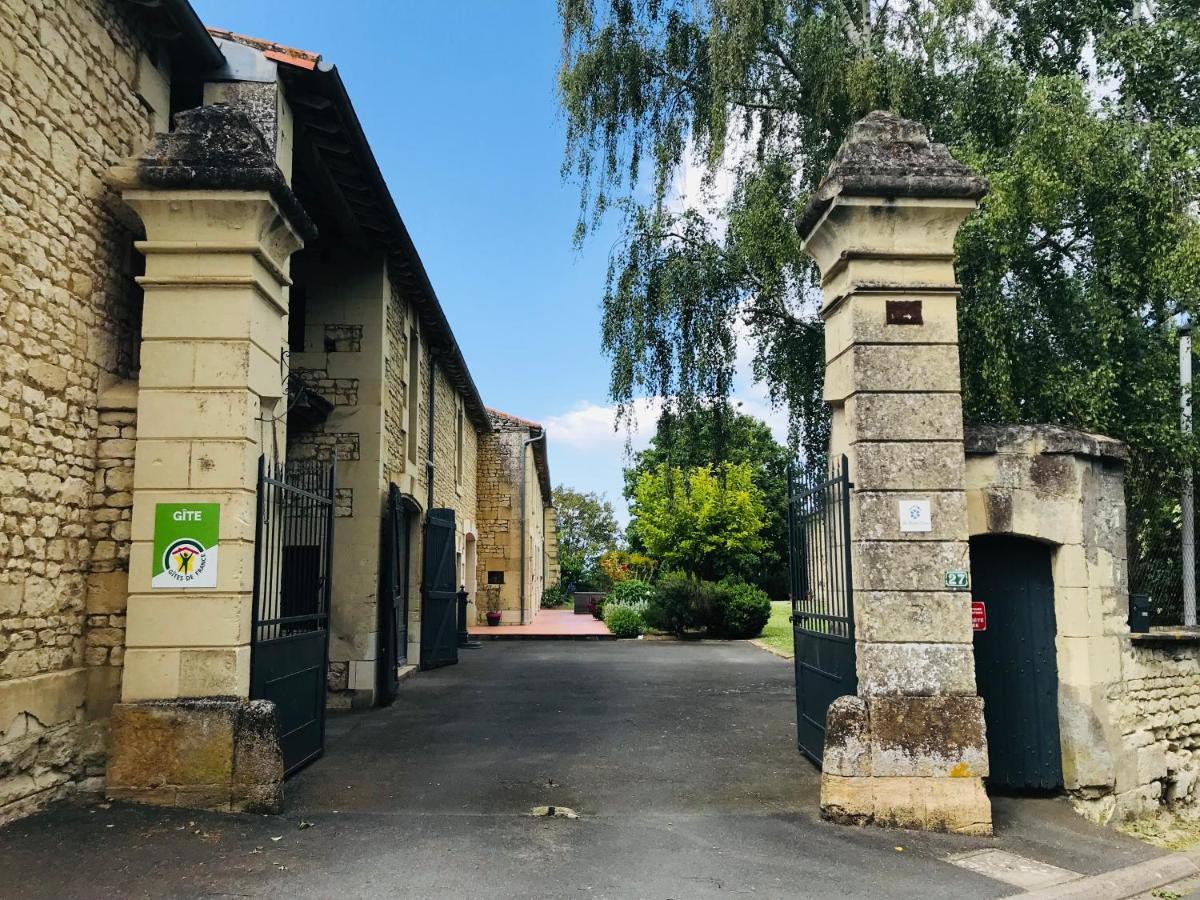 Gite Au Boom Coeur En Options Spa Et Repas Tourtenay Kültér fotó
